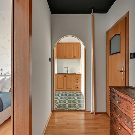 Mariacka Girl With A Pearl By Triapart