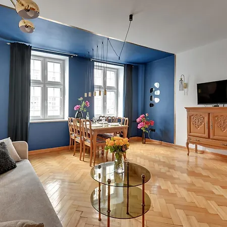 Διαμέρισμα Mariacka Girl With A Pearl By Triapart