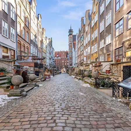 Mariacka Girl With A Pearl By Triapart Gdansk