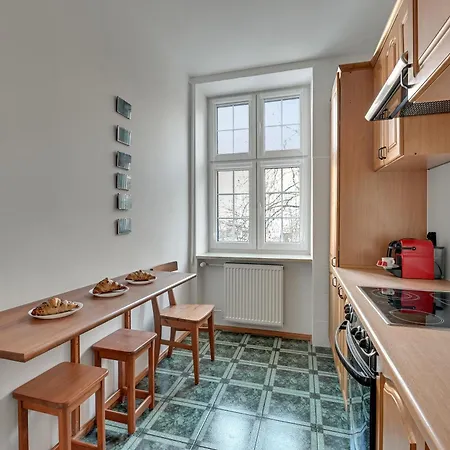 Mariacka Girl With A Pearl By Triapart Apartment