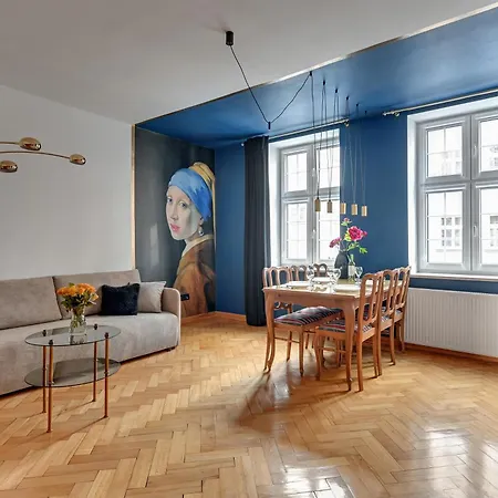 Διαμέρισμα Mariacka Girl With A Pearl By Triapart