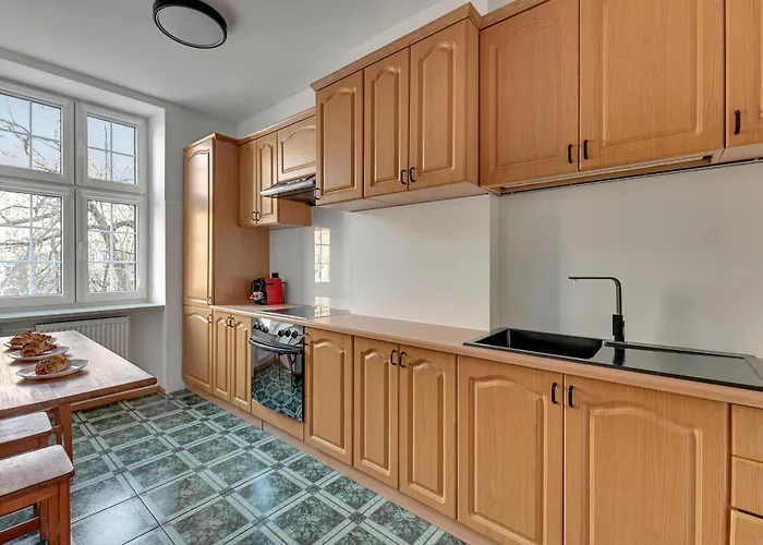 Mariacka Girl With A Pearl By Triapart גדנסק